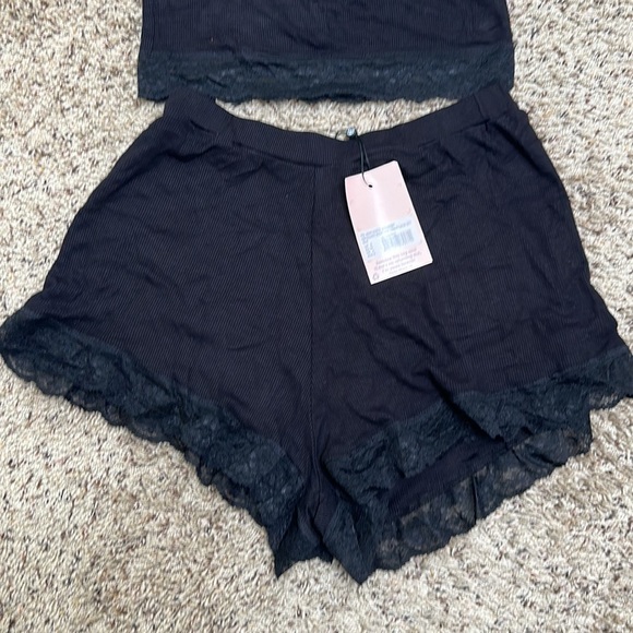 Black pajama short set trimmed in lace. Sz 4 missguided. - Picture 4 of 5